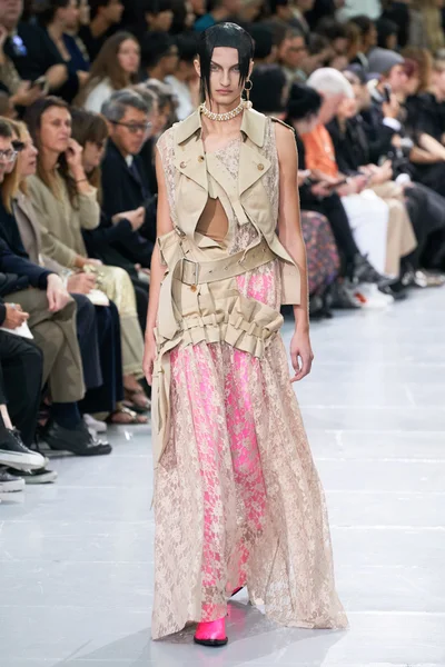 Look 10